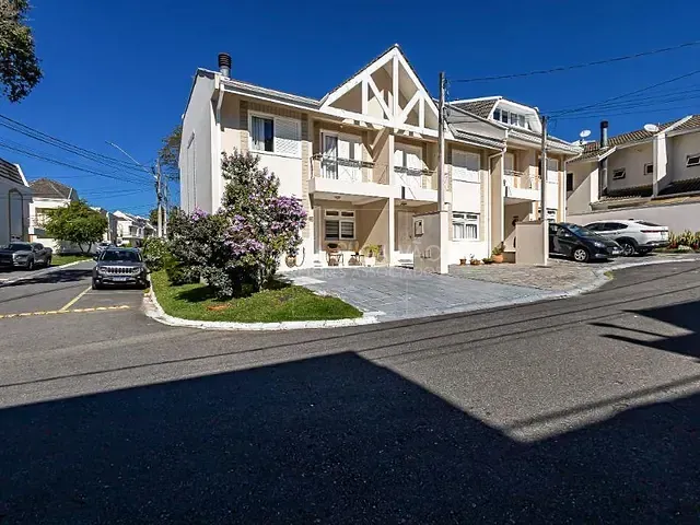 Casa com 113m² 3 quartos e 3 banheiros, à venda, no bairro Vista Alegre em Curitiba
