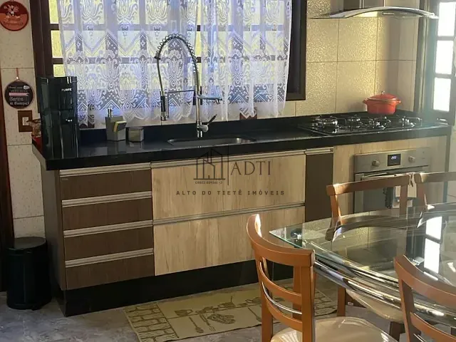 Casa 3 quartos e 3 banheiros, à venda, no bairro Vila Suissa em Mogi das Cruzes
