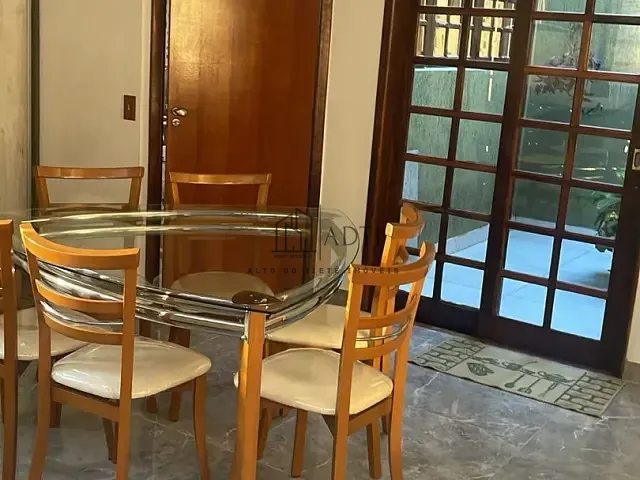 Casa 3 quartos e 3 banheiros, à venda, no bairro Vila Suissa em Mogi das Cruzes