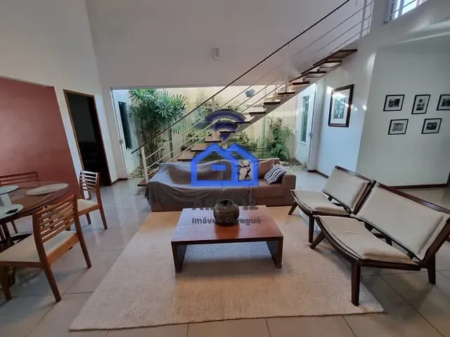 Sobrado com 403m² 4 quartos e 3 banheiros, à venda, no bairro Pontal de Santa Marina em Caraguatatuba