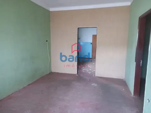 Casa com 270m² 4 quartos e 2 banheiros, à venda, no bairro Centro em Porto Feliz