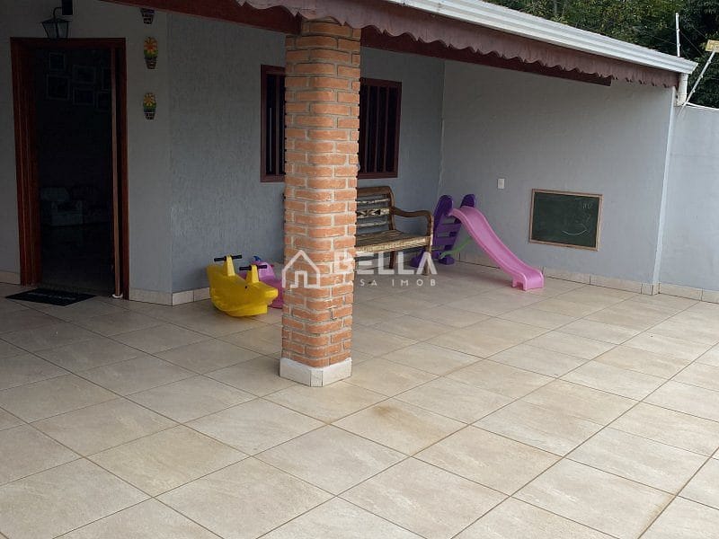 Casa à venda com 3 quartos, 195m² - Foto 2