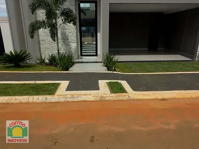 Casa 3 quartos e 4 banheiros, à venda, no bairro Condomínio Residencial Grand Trianon em Anápolis