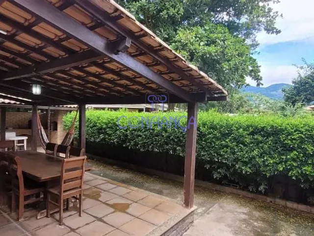 Casa com 200m² 4 quartos e 2 banheiros, à venda ou para alugar, no bairro Campo Grande em Rio de Janeiro