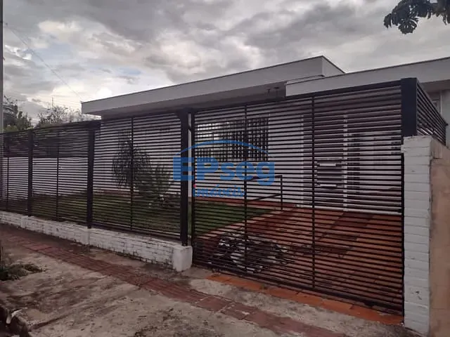 Casa à venda ou para alugar, no bairro Jardim Petrópolis em Londrina