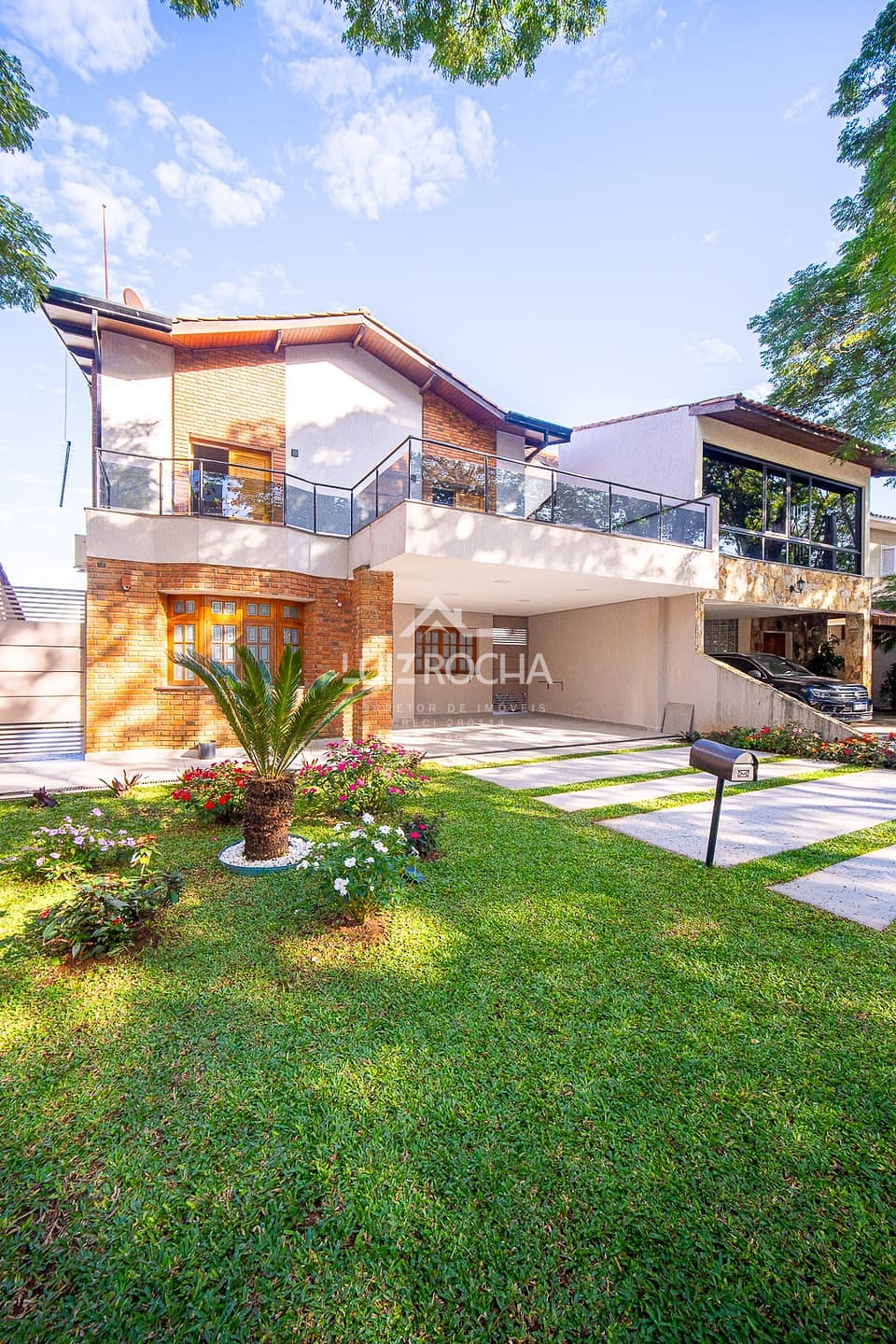 Casa, 5 quartos, 269 m² - Foto 1