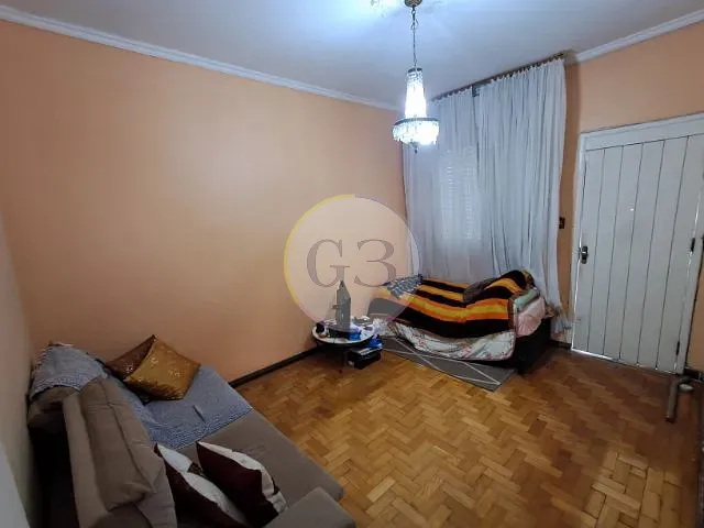 Casa 2 quartos e 1 banheiro, à venda, no bairro Centro em Pelotas