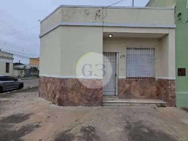 Casa 2 quartos e 1 banheiro, à venda, no bairro Centro em Pelotas
