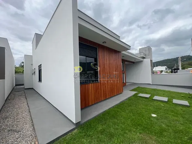 Casa com 252m² 3 quartos e 3 banheiros, à venda, no bairro Forquilhas em São José