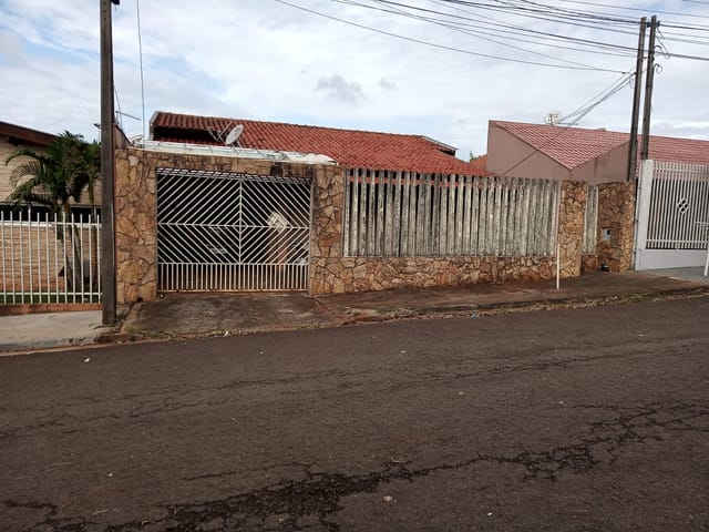 Foto do Casa - Casa à venda 3 Quartos, 2 Vagas, 350M², Conjunto Habitacional José Garcia Molina, Londrina - PR | Imobiliária Itapuã S/C LTDA