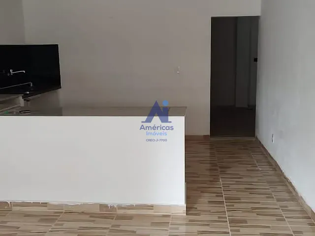 Casa com 46m² 1 quarto e 1 banheiro, à venda ou para alugar, no bairro Sepetiba em Rio de Janeiro