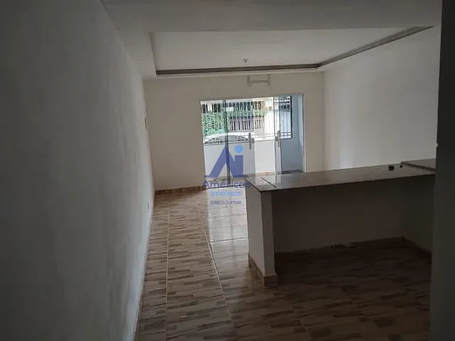 Casa com 46m² 1 quarto e 1 banheiro, à venda ou para alugar, no bairro Sepetiba em Rio de Janeiro