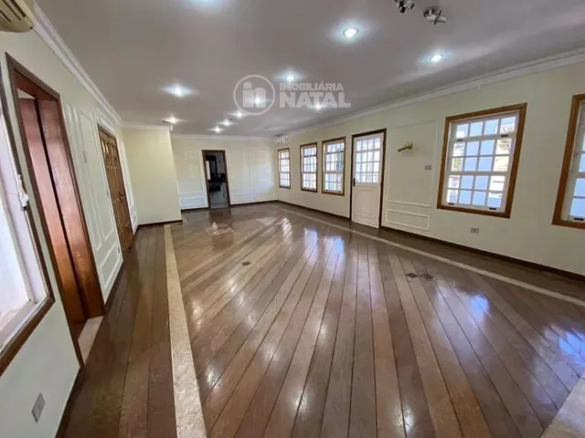 Casa com 720m², à venda, no bairro Caiçaras em Londrina