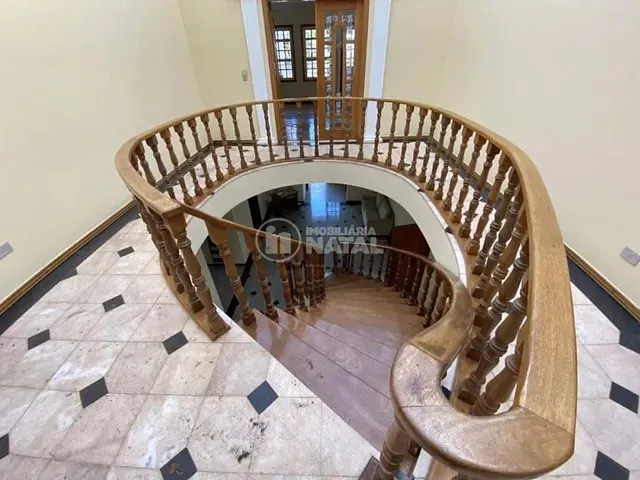 Casa com 720m², à venda, no bairro Caiçaras em Londrina