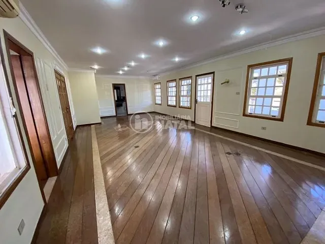 Casa com 720m², à venda, no bairro Caiçaras em Londrina