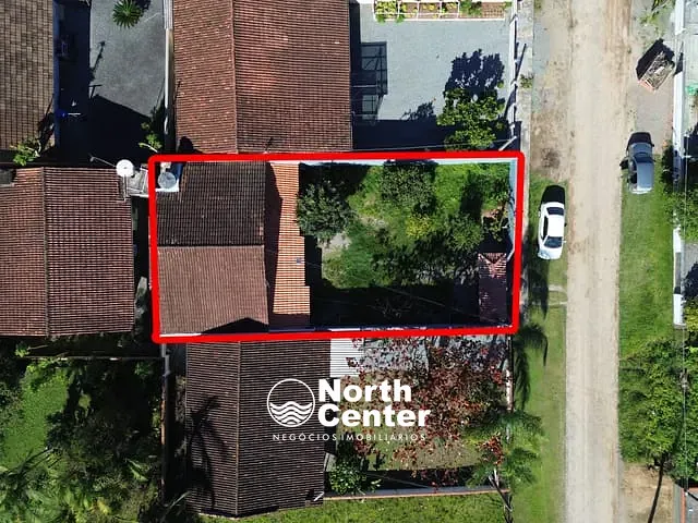 Casa com 300m² 2 quartos e 1 banheiro, à venda, no bairro Pinheiros em Balneário Barra do Sul