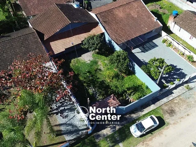 Casa com 300m² 2 quartos e 1 banheiro, à venda, no bairro Pinheiros em Balneário Barra do Sul