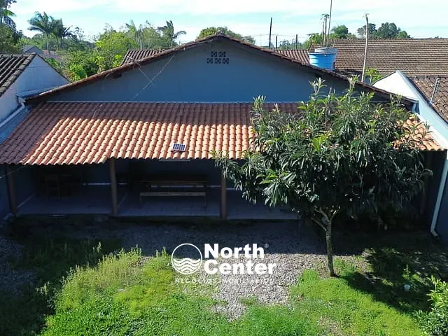 Casa com 300m² 2 quartos e 1 banheiro, à venda, no bairro Pinheiros em Balneário Barra do Sul