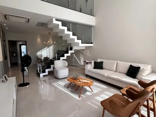 Casa 4 quartos e 1 banheiro, à venda, no bairro Centro em Maricá