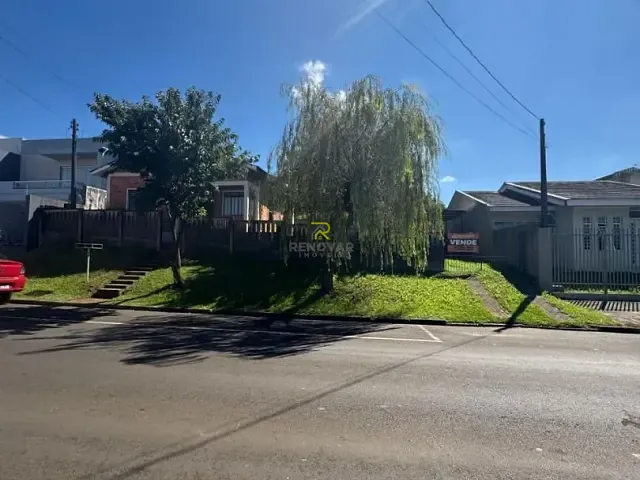 Casa com 380m² 2 quartos e 1 banheiro, à venda, no bairro Dos Estados em Guarapuava
