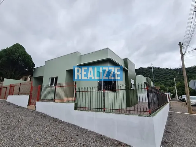 Casa com 110m² 3 quartos e 1 banheiro, à venda, no bairro Sta Isabel em Marau