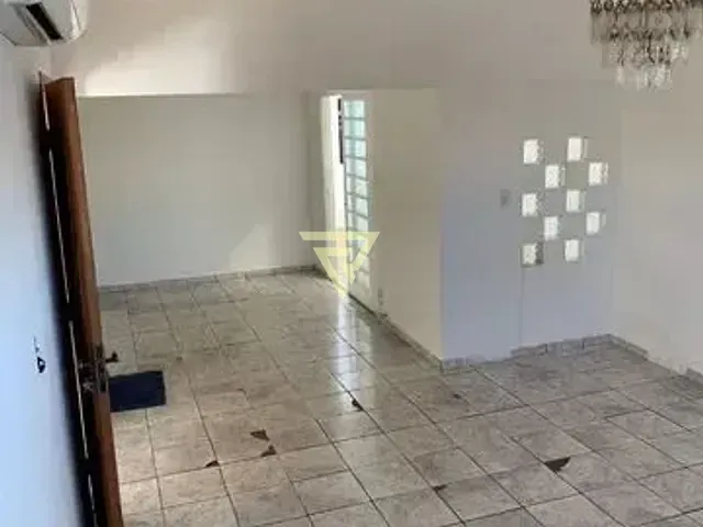 Casa com 200m² 3 quartos e 2 banheiros, à venda, no bairro Jardim Alexandre Balbo em Ribeirão Preto