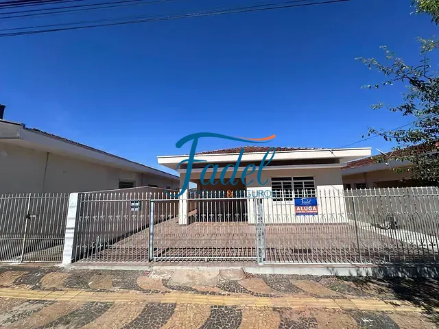 Casa 3 quartos e 1 banheiro, para alugar, no bairro Centro em Conchal