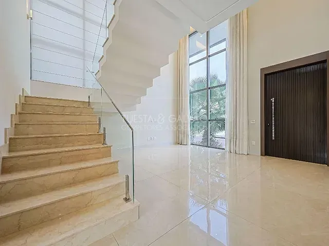 Casa com 328m² 4 quartos e 3 banheiros, à venda, no bairro Jardim das Américas em Curitiba