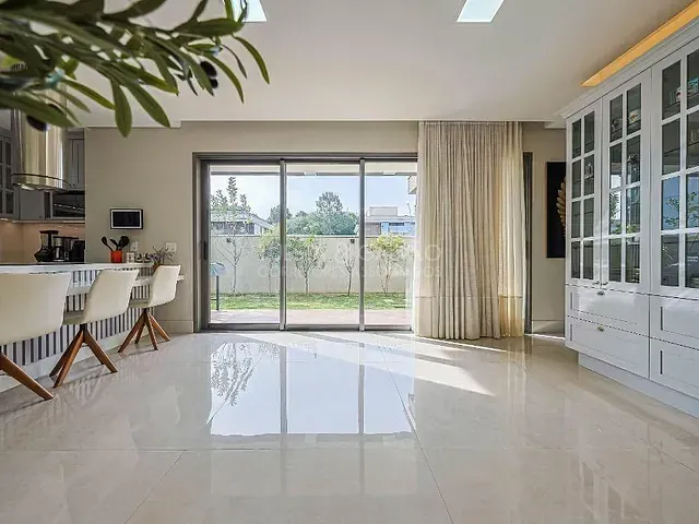 Casa com 328m² 4 quartos e 3 banheiros, à venda, no bairro Jardim das Américas em Curitiba