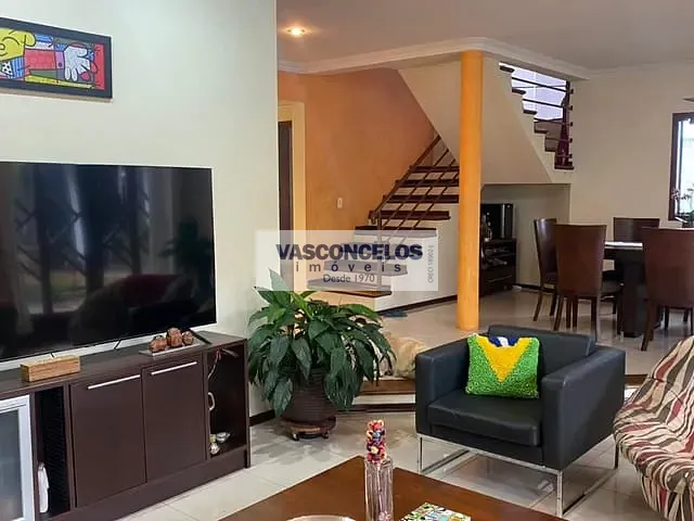 Casa com 438m² 3 quartos e 5 banheiros, à venda, no bairro Jardim das Colinas em São José dos Campos