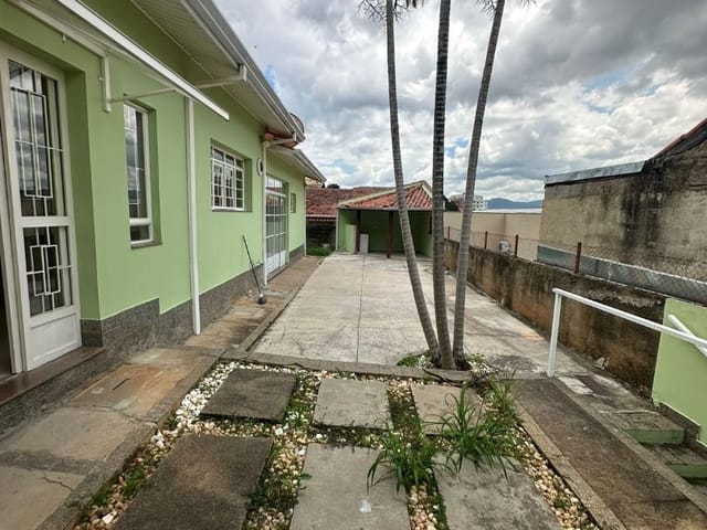 Casa 4 quartos e 1 banheiro, para alugar, no bairro Da Ponte Alta em Extrema