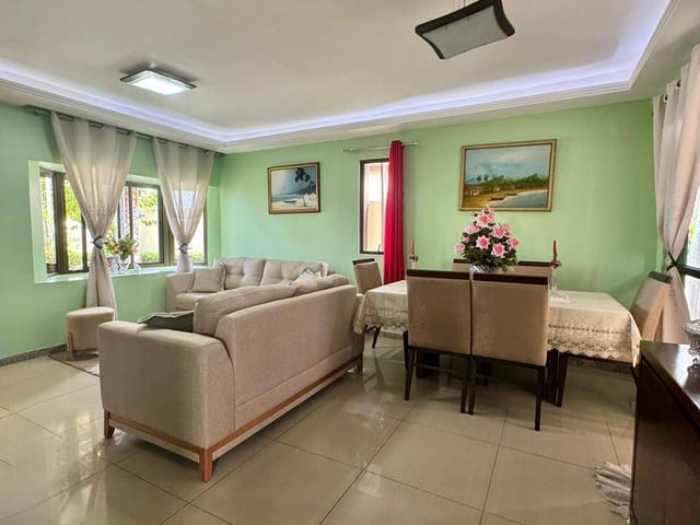 Casa com 125m² 3 quartos e 2 banheiros, à venda, no bairro Aruana em Aracaju