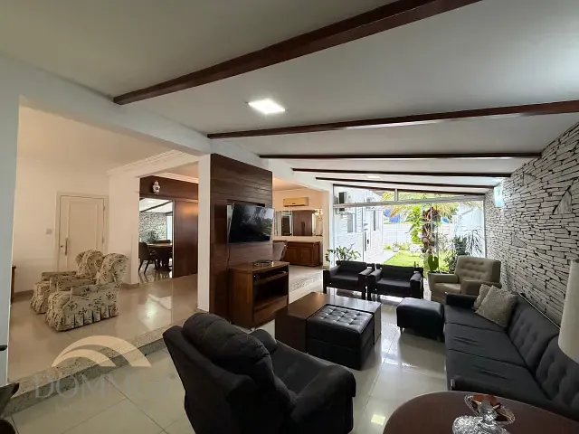Casa com 581m² 4 quartos e 3 banheiros, à venda, no bairro Castelo em Ipatinga