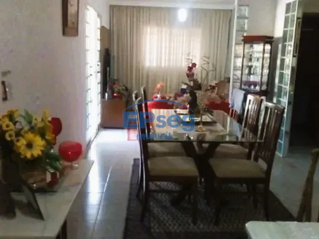 Casa com 208m² 3 quartos e 2 banheiros, à venda, no bairro Hedy em Londrina