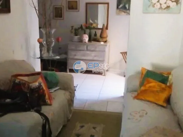 Casa com 208m² 3 quartos e 2 banheiros, à venda, no bairro Hedy em Londrina