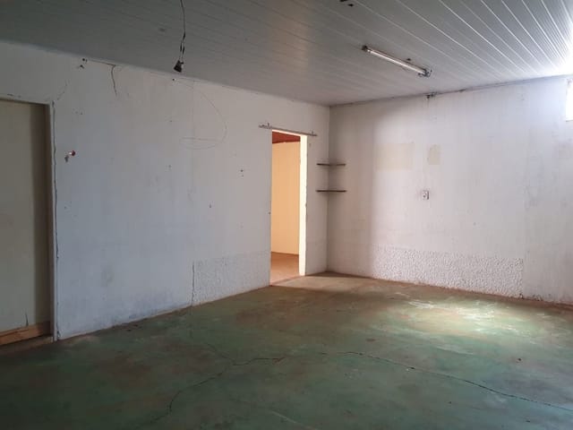 Casa com 170m² 2 quartos e 1 banheiro, à venda, no bairro Nucleo Habitacional Thereza Maria Barbieri em Birigui