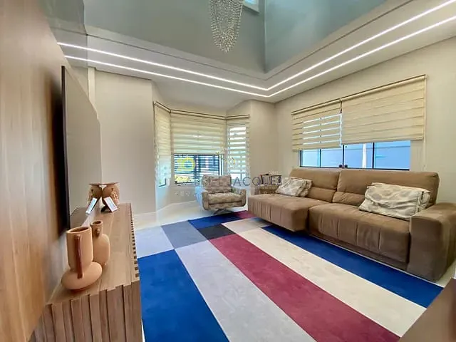 Casa com 360m² 3 quartos e 4 banheiros, à venda, no bairro Pedra Branca em Palhoça