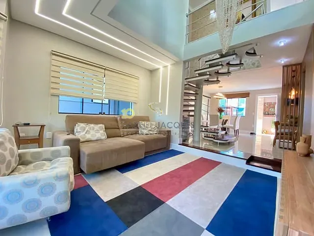 Casa com 360m² 3 quartos e 4 banheiros, à venda, no bairro Pedra Branca em Palhoça