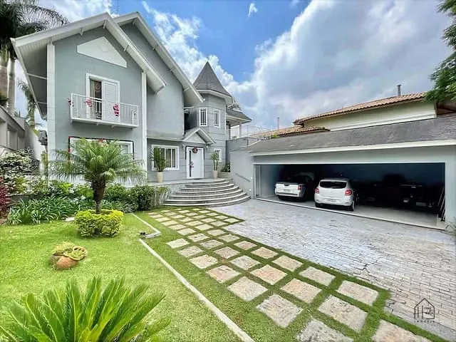 Casa com 847m² 4 quartos e 6 banheiros, à venda, no bairro São Paulo II em Cotia
