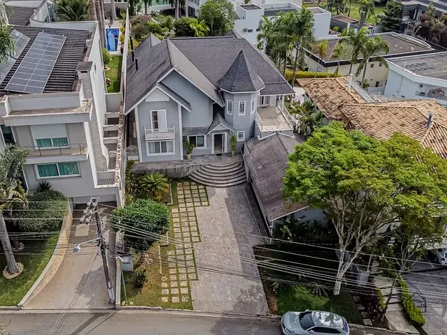 Casa com 847m² 4 quartos e 6 banheiros, à venda, no bairro São Paulo II em Cotia