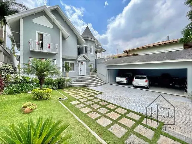 Casa com 847m² 4 quartos e 6 banheiros, à venda, no bairro São Paulo II em Cotia