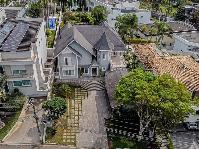 Casa com 847m² 4 quartos e 6 banheiros, à venda, no bairro São Paulo II em Cotia