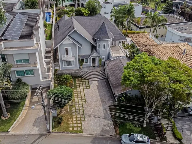 Casa com 847m² 4 quartos e 6 banheiros, à venda, no bairro São Paulo II em Cotia