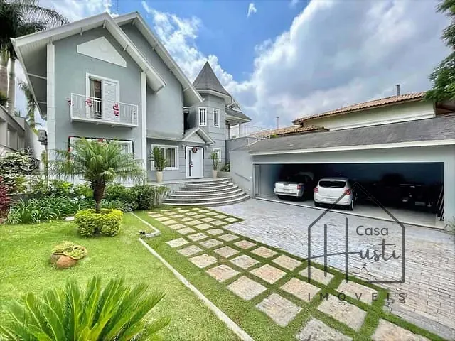 Casa com 847m² 4 quartos e 6 banheiros, à venda, no bairro São Paulo II em Cotia