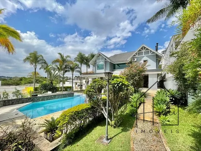 Casa com 847m² 4 quartos e 6 banheiros, à venda, no bairro São Paulo II em Cotia