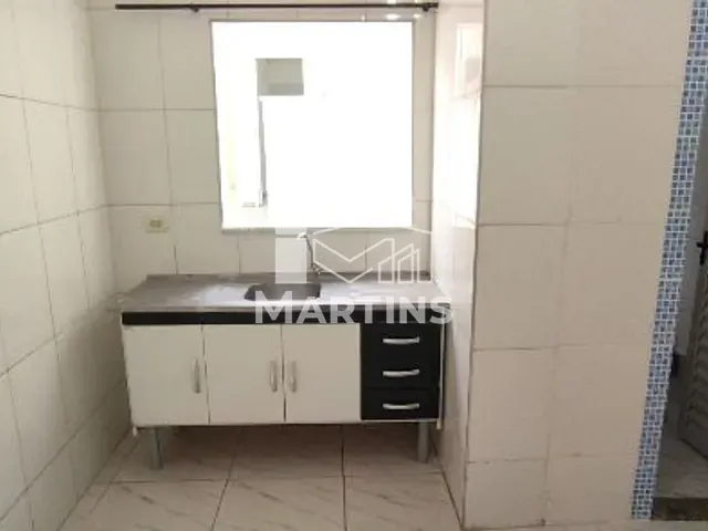 Casa com 55m² 4 quartos e 1 banheiro, para alugar, no bairro Vila Pirajussara em São Paulo