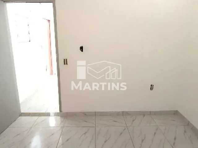 Casa com 55m² 4 quartos e 1 banheiro, para alugar, no bairro Vila Pirajussara em São Paulo