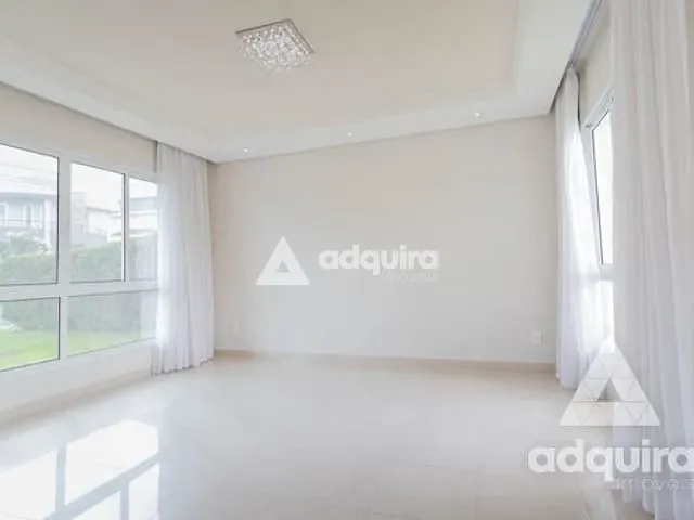 Casa 3 quartos e 5 banheiros, à venda, no bairro Oficinas em Ponta Grossa