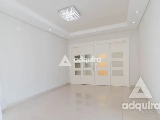 Casa 3 quartos e 5 banheiros, à venda, no bairro Oficinas em Ponta Grossa