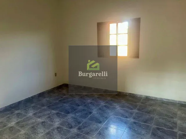 Casa 4 quartos e 2 banheiros, à venda, no bairro Conjunto Habitacional Júlio Sidney Pinto em Lavras